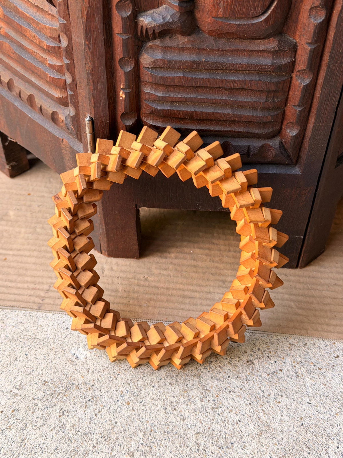 Vintage Interlocking Wooden Ring Trivet Geometric Expandable Table Stand 7"