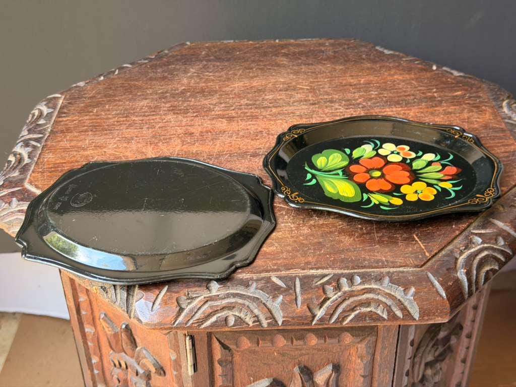 Eastern European Folk Art Hand Painted Floral Trays Metal Plastic Set 2 7.8"