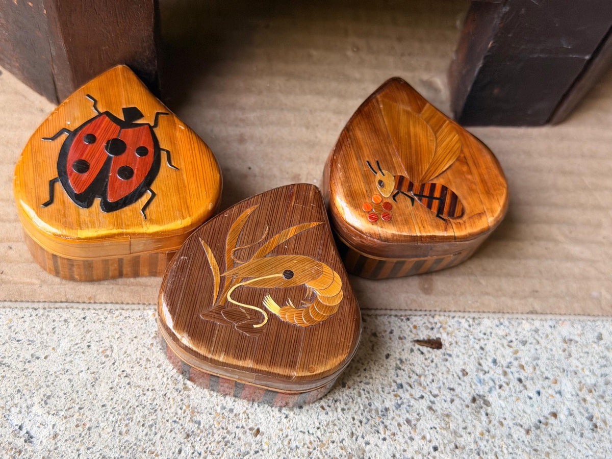 Vintage Folk Art Bamboo Wheat Straw Marquetry Heart Trinket Boxes Insect Lot 3