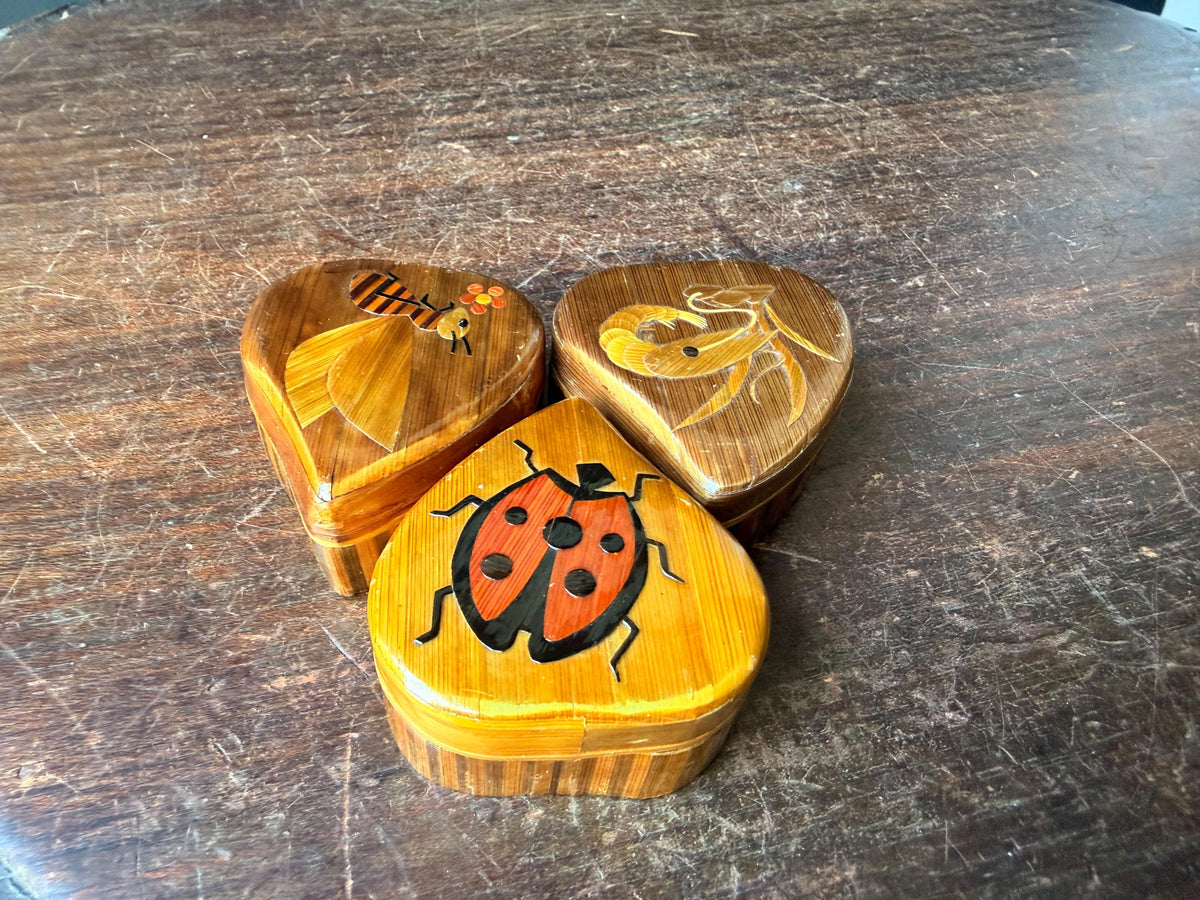 Vintage Folk Art Bamboo Wheat Straw Marquetry Heart Trinket Boxes Insect Lot 3