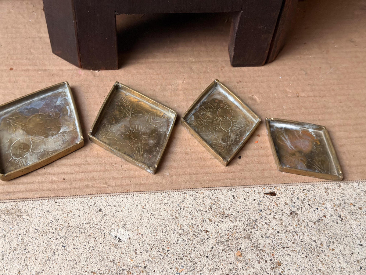 Vintage Brass Nesting Trays 4pc Diamond Coasters Etched Floral Catchall Dish