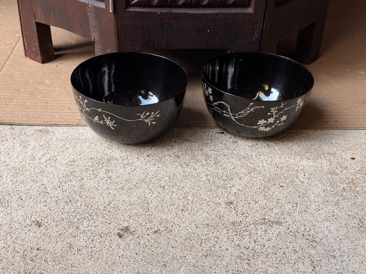 Vintage Chinese Lacquer Bowl Pair Black Silver Chrysanthemum Goldfish 4.5