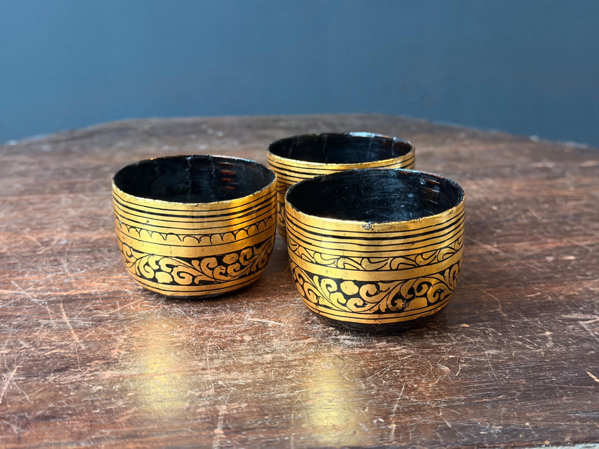 Vintage Southeast Asian Lacquerware Gold Leaf Teacup Set 3 Gilded Bowls 2.5"