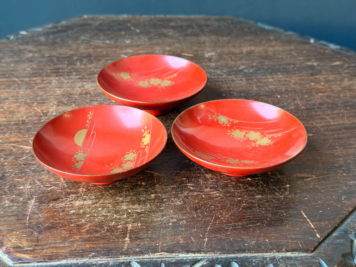 Vintage Japanese Red Lacquer Bowls Set 3 Gold Floral Inscribed Saucers 3.5"