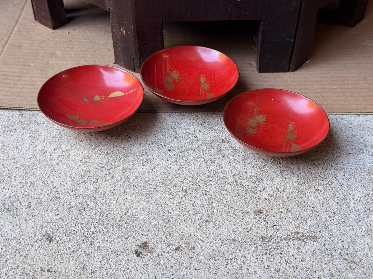 Vintage Japanese Red Lacquer Bowls Set 3 Gold Floral Inscribed Saucers 3.5"