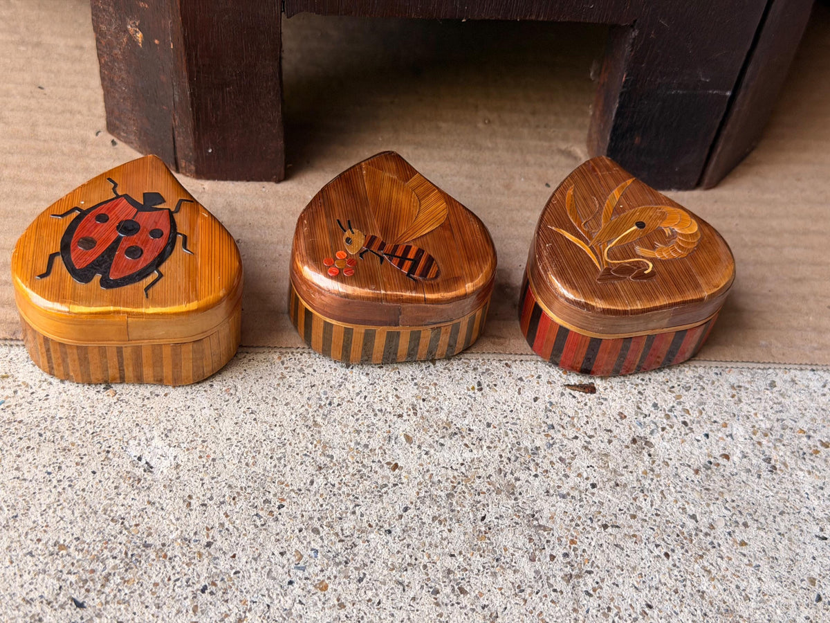 Vintage Folk Art Bamboo Wheat Straw Marquetry Heart Trinket Boxes Insect Lot 3