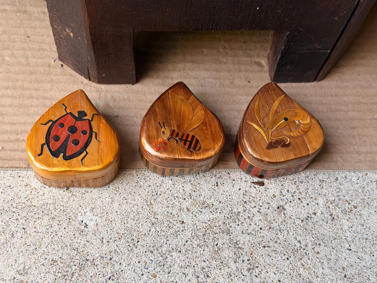 Vintage Folk Art Bamboo Wheat Straw Marquetry Heart Trinket Boxes Insect Lot 3