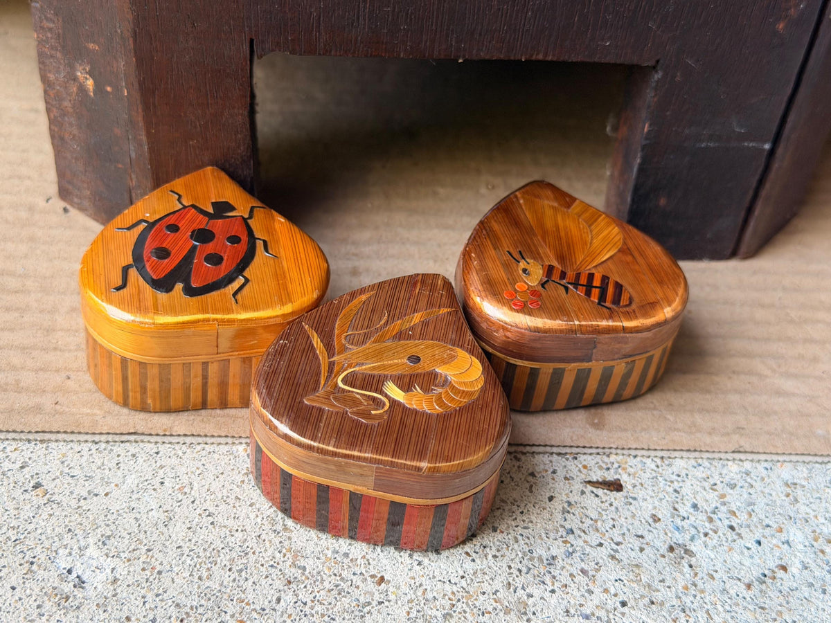 Vintage Folk Art Bamboo Wheat Straw Marquetry Heart Trinket Boxes Insect Lot 3