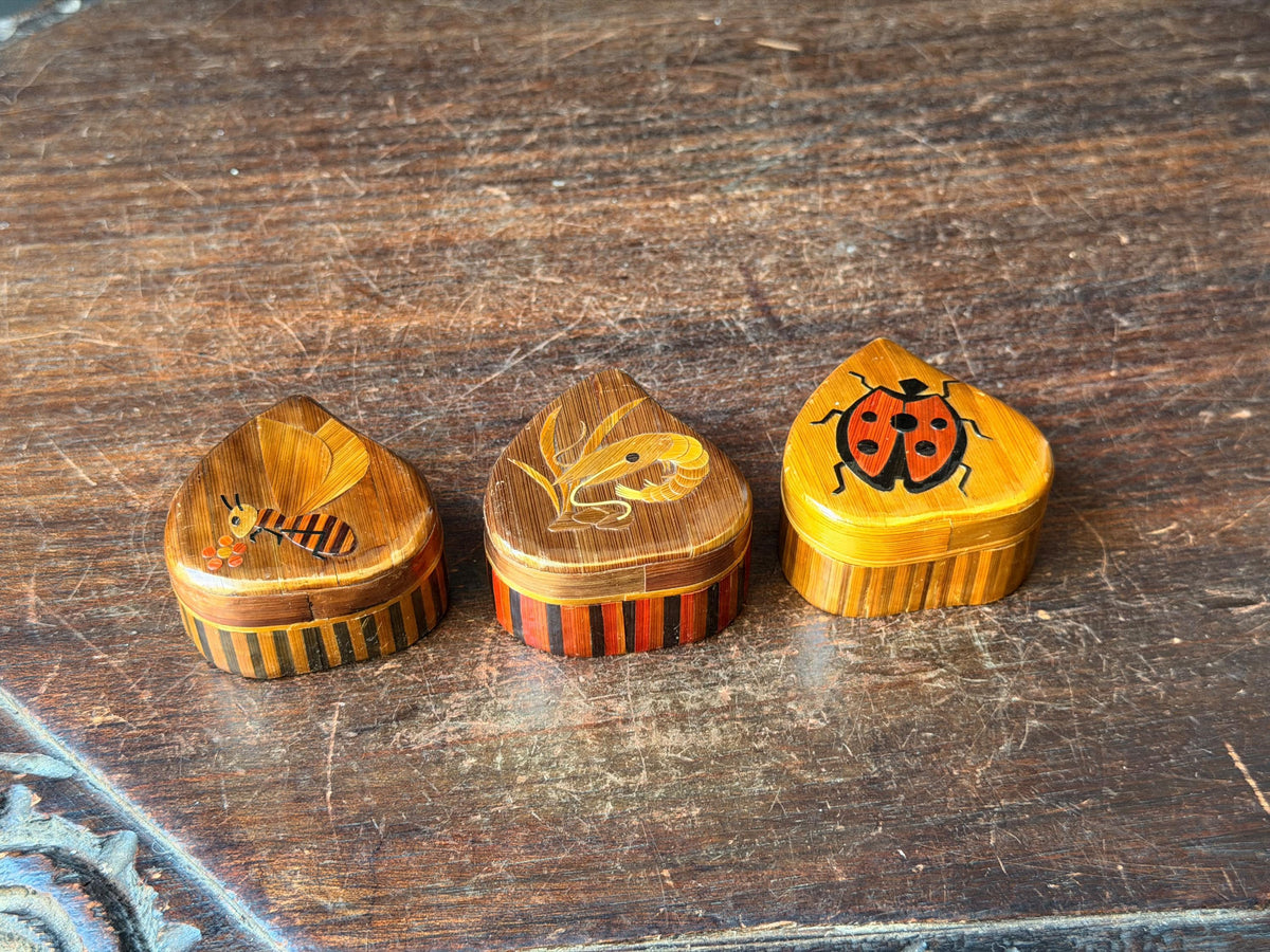Vintage Folk Art Bamboo Wheat Straw Marquetry Heart Trinket Boxes Insect Lot 3