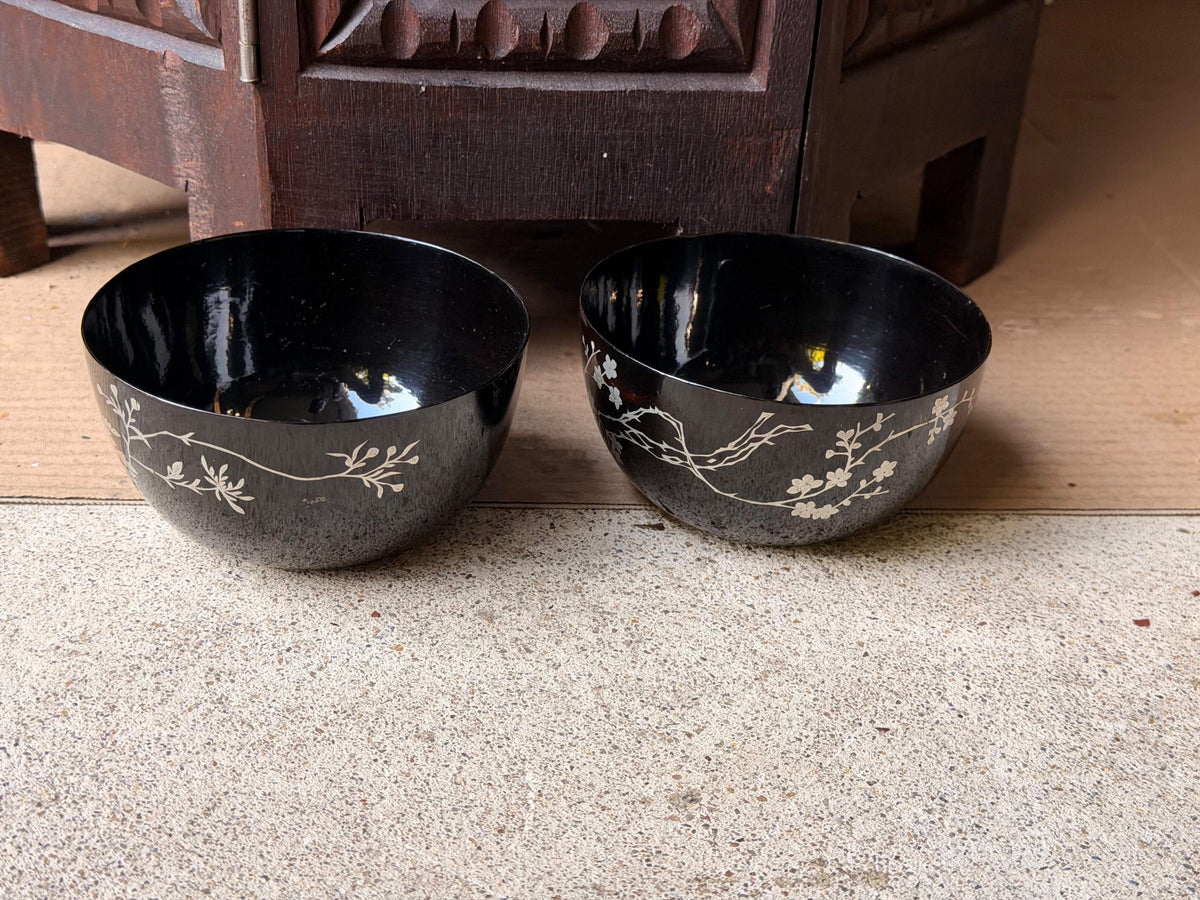 Vintage Chinese Lacquer Bowl Pair Black Silver Chrysanthemum Goldfish 4.5