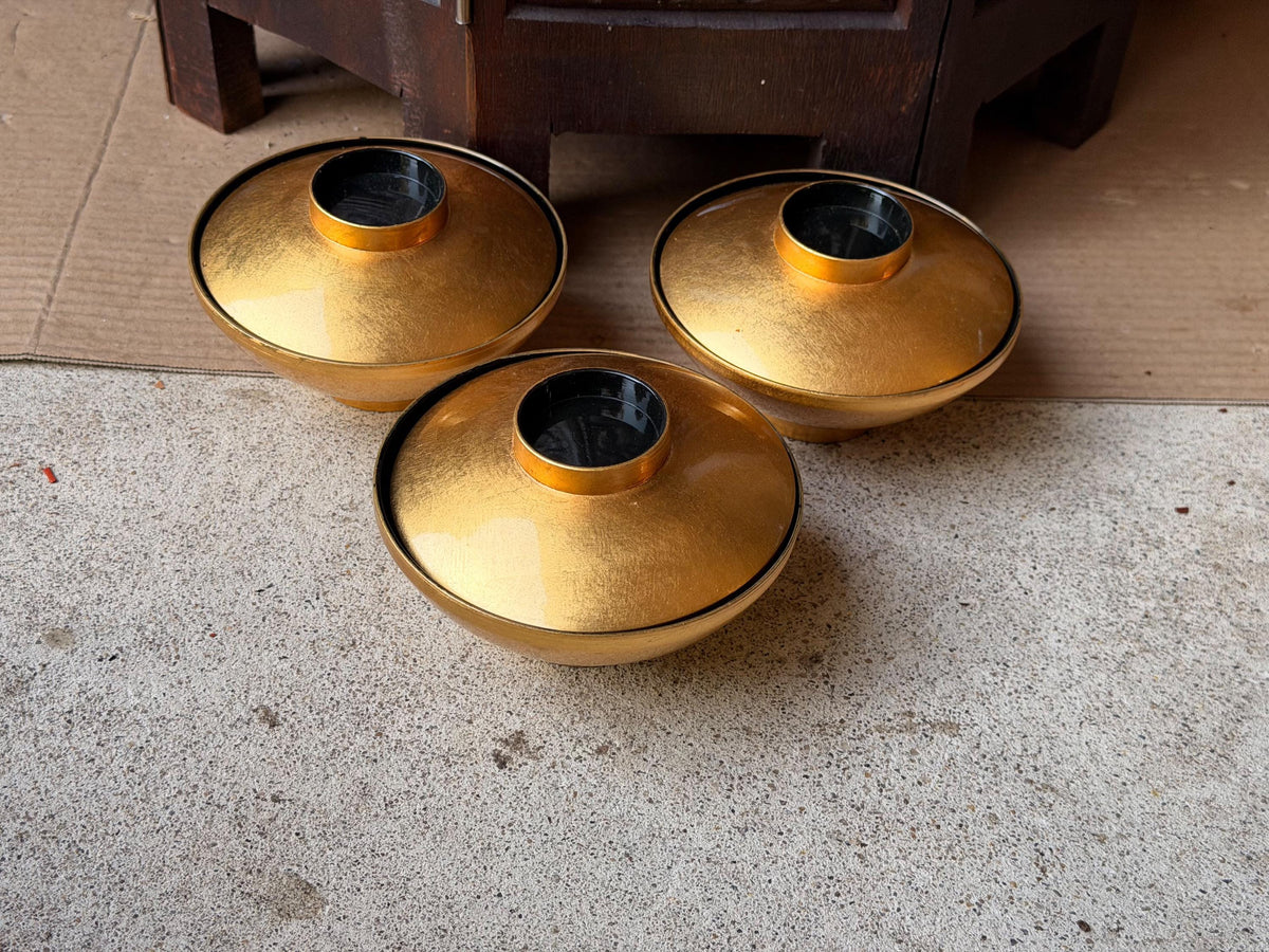 Vintage Japanese Gold Leaf Lacquer Bowls Lidded Kuro Urushi Set of 3 4.8"