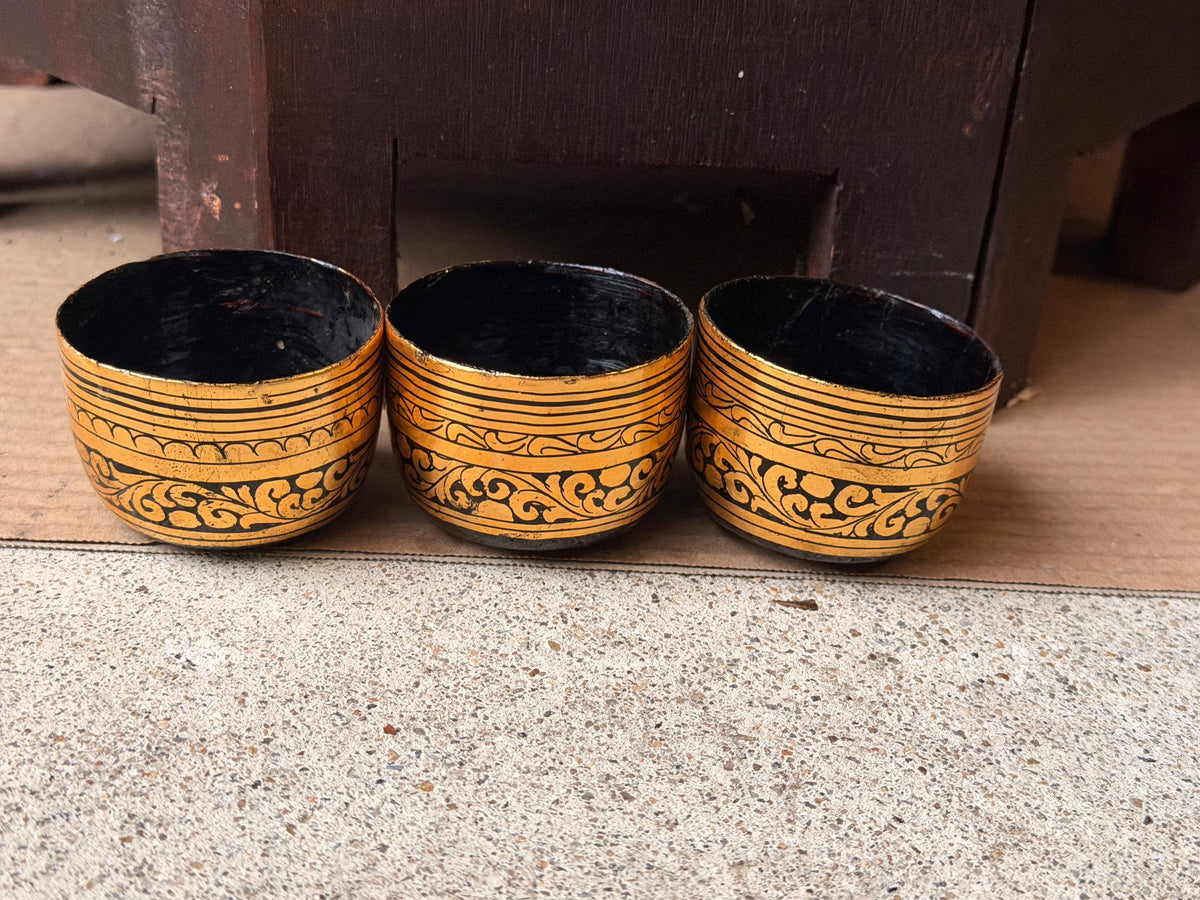 Vintage Southeast Asian Lacquerware Gold Leaf Teacup Set 3 Gilded Bowls 2.5"