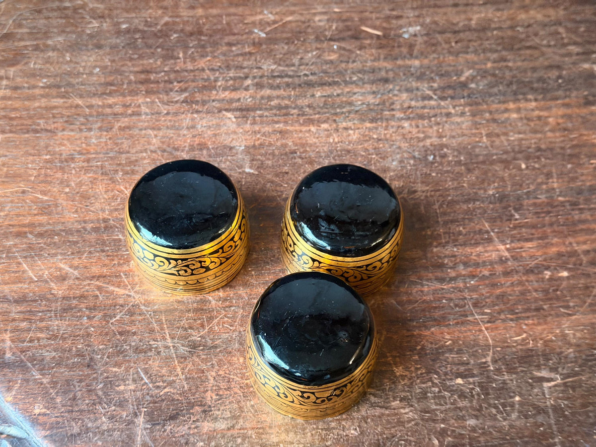 Vintage Southeast Asian Lacquerware Gold Leaf Teacup Set 3 Gilded Bowls 2.5"