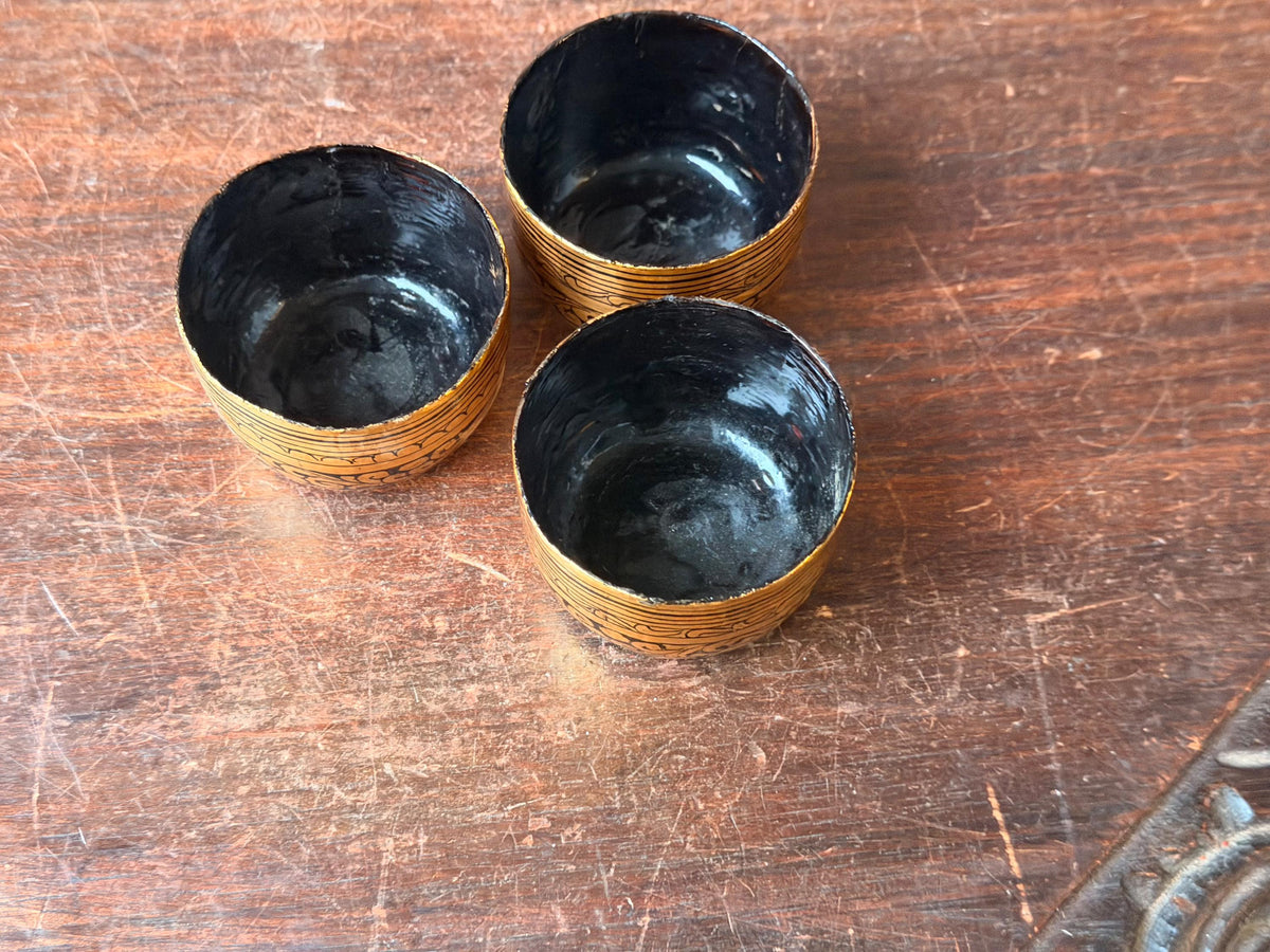 Vintage Southeast Asian Lacquerware Gold Leaf Teacup Set 3 Gilded Bowls 2.5"