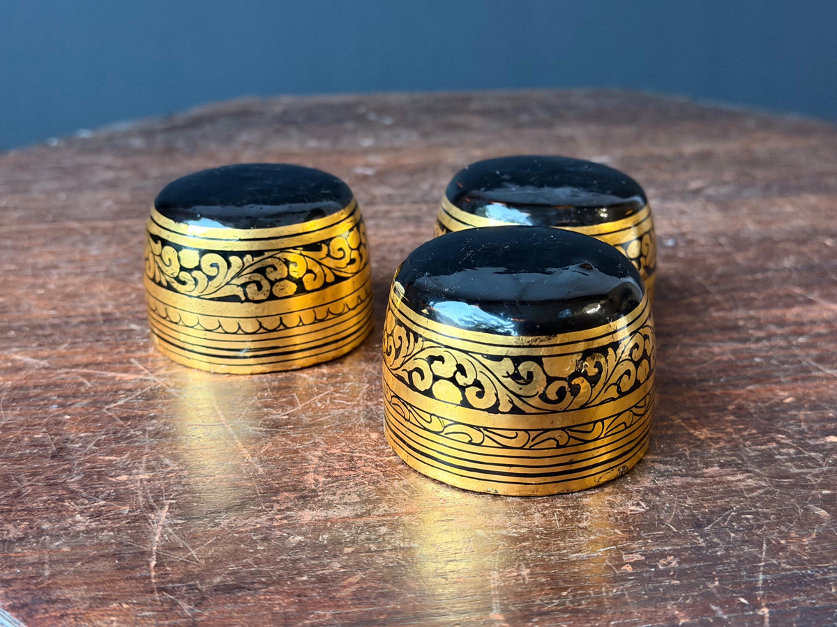 Vintage Southeast Asian Lacquerware Gold Leaf Teacup Set 3 Gilded Bowls 2.5"