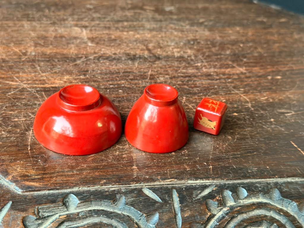 Vintage Japanese Red Lacquer Sake Cup Set Gold Maki-e Dice Game 3 Piece