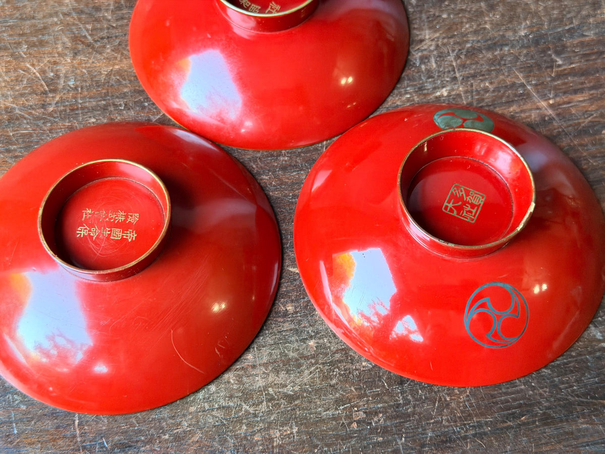 Vintage Japanese Red Lacquer Sakazuki Sake Bowls Minogame Set of 3 Wood 4.3"