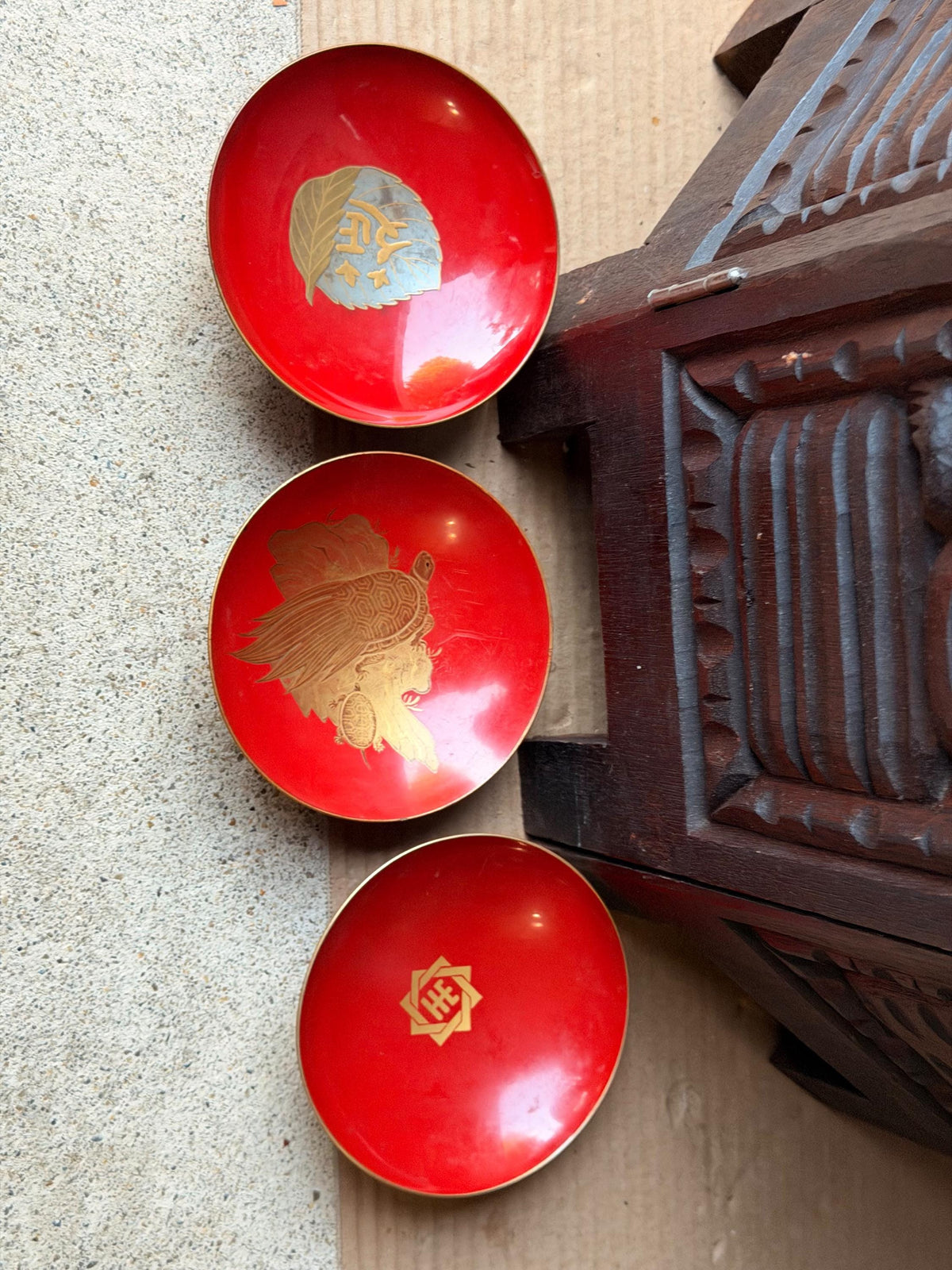 Vintage Japanese Red Lacquer Sakazuki Sake Bowls Minogame Set of 3 Wood 4.3"