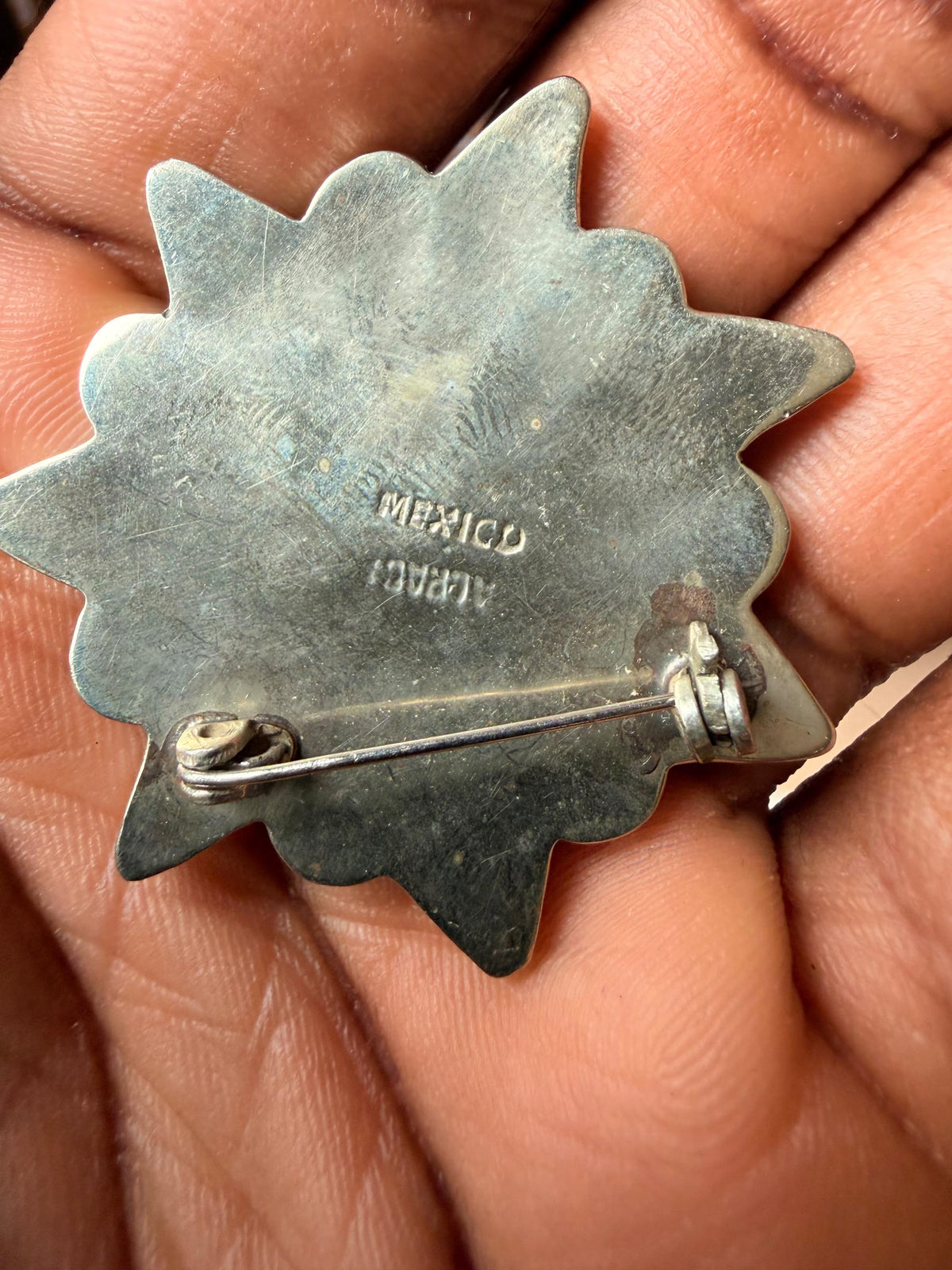 Vintage Mexican Turquoise Chip Inlay Sunburst Brooch Pin Alpaca Mexico 1.8x1.7