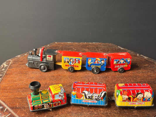Vintage Mid-Century Tinplate Looney Tunes Comic Toy Train Set Pair 11x2.3 in
